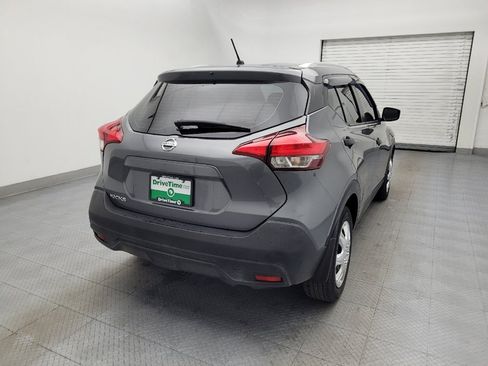Used 2019 Nissan Kicks S image 7