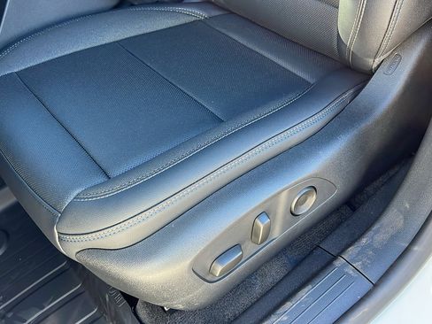 New 2026 Chevrolet Equinox EV LT image 17