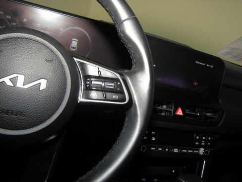 Used 2024 Kia Seltos EX image 6