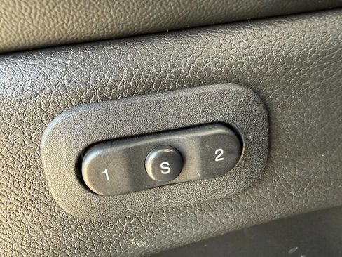 Used 2015 Jeep Grand Cherokee Limited image 24