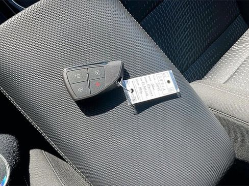 Used 2025 Chevrolet Equinox LT image 9