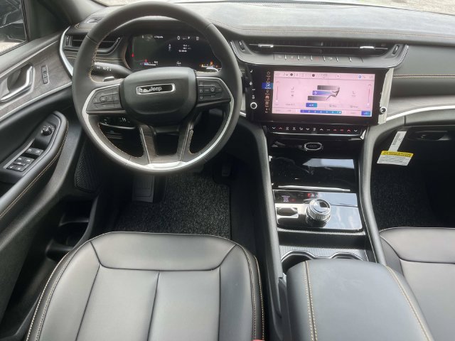 New 2026 Jeep Grand Cherokee Limited AWD/4WD image 14