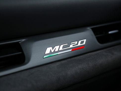 Certified 2022 Maserati MC20 Coupe RWD image 31