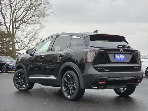 Used 2025 Nissan Kicks SR image 9