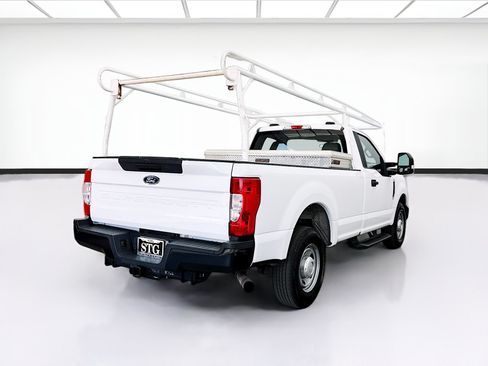 Used 2022 Ford F250 XL w/ Power Equipment Group RWD image 4