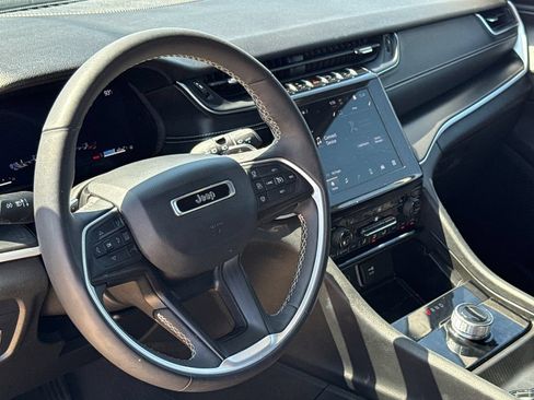 Used 2024 Jeep Grand Cherokee L Laredo AWD/4WD image 18