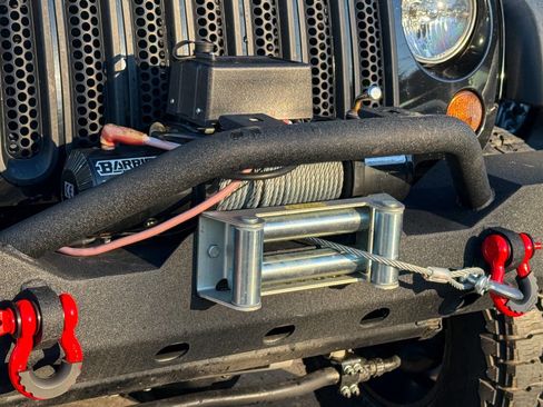 Used 2013 Jeep Wrangler Unlimited Rubicon w/ Dual Top Group image 9