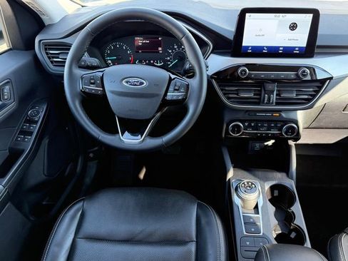 Certified 2022 Ford Escape SEL image 8