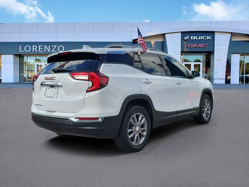 Used 2023 GMC Terrain SLT w/ Infotainment Package II FWD image 5