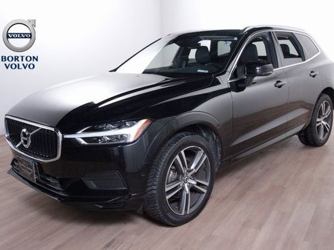 Used 2019 Volvo XC60 T5 Momentum w/ Premium Package image 1