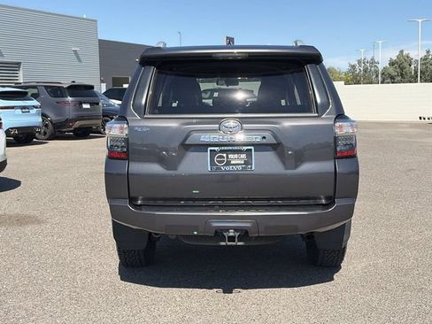 Used 2018 Toyota 4Runner SR5 AWD/4WD image 7
