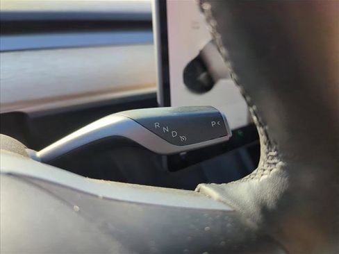 Used 2021 Tesla Model Y Performance image 13