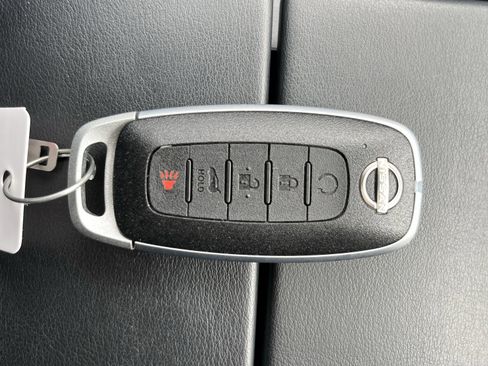 Used 2023 Nissan Rogue SV w/ SV Premium B Package image 33