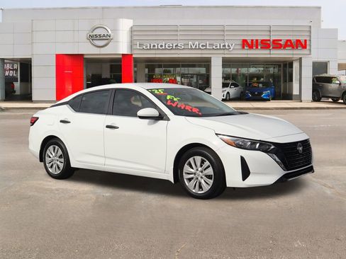 Used 2025 Nissan Sentra S image 1