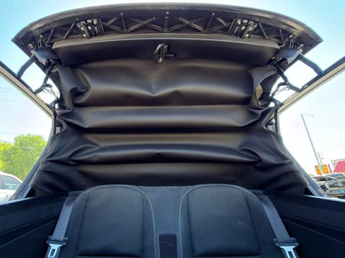 Used 2015 Chevrolet Camaro LT RWD image 3
