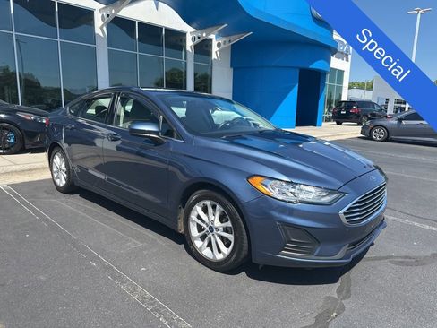 Used 2019 Ford Fusion SE FWD image 1