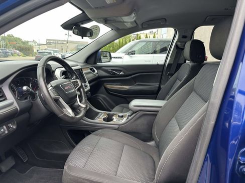 Used 2023 GMC Acadia SLE w/ Driver Convenience Package image 16