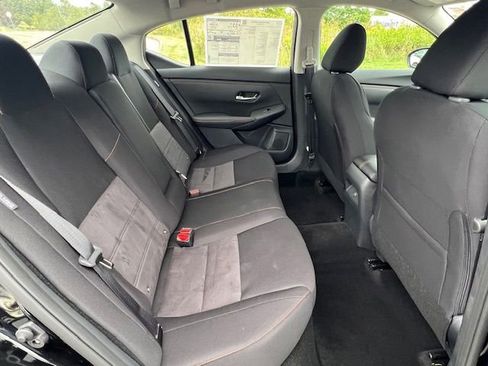 New 2025 Nissan Sentra SR w/ Midnight Edition image 13