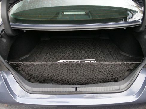 Used 2021 Toyota Avalon XSE image 32