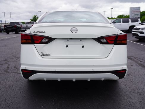 Used 2025 Nissan Altima 2.5 SV FWD image 6