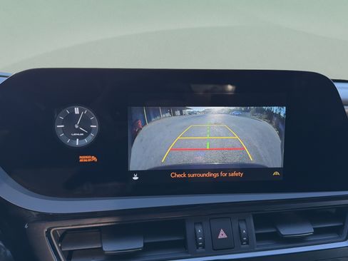 Used 2024 Lexus ES 350 w/ Premium Package FWD image 17