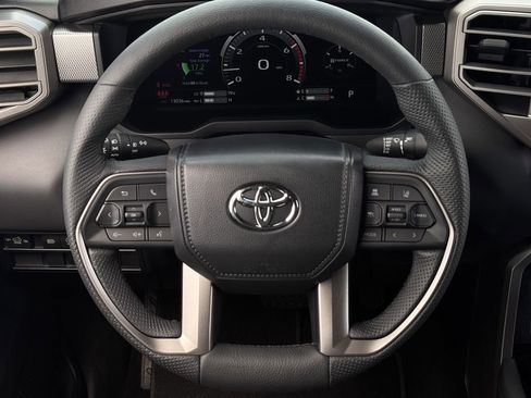 Used 2025 Toyota Tundra Limited AWD/4WD image 14