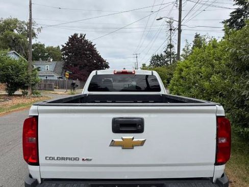 Used 2019 Chevrolet Colorado W/T w/ WT Convenience Package RWD image 2