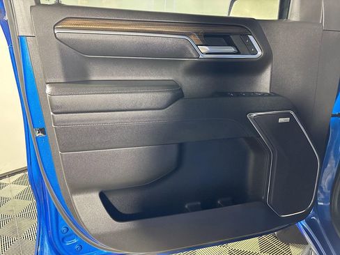 Used 2024 Chevrolet Silverado 1500 LT Trail Boss w/ Convenience Package II image 10