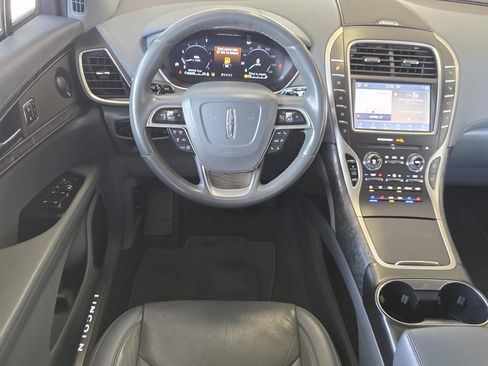 Used 2020 Lincoln Nautilus Reserve AWD/4WD image 12