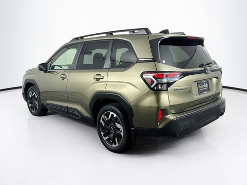 Used 2025 Subaru Forester Limited AWD/4WD image 5