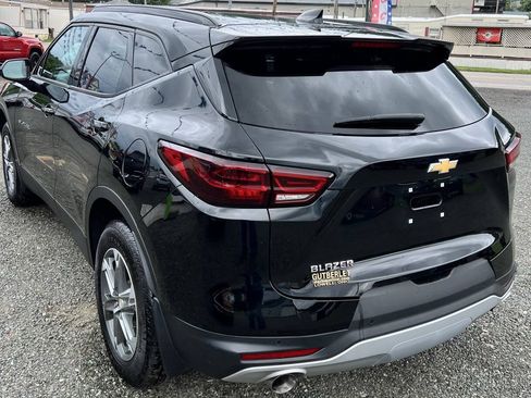 Used 2024 Chevrolet Blazer LT w/ Convenience Package FWD image 11