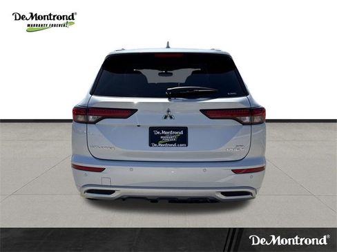 New 2025 Mitsubishi Outlander SEL image 6