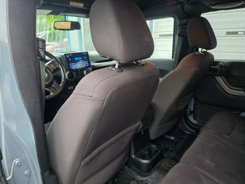 Used 2014 Jeep Wrangler Unlimited Sport w/ Quick Order Package 24S AWD/4WD image 18
