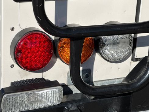 Used 1993 Land Rover Defender 110 image 37