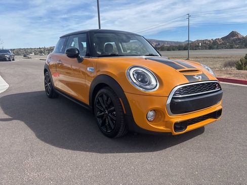 Used 2018 MINI Cooper S image 2