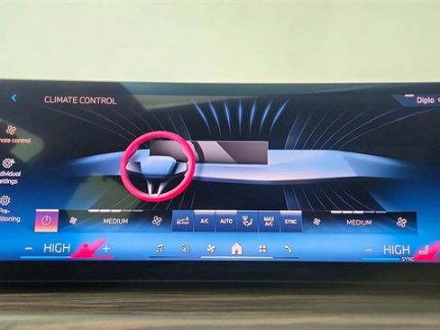 Used 2026 BMW X5 sDrive40i w/ M Sport Package image 47