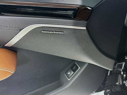 Used 2017 Mercedes-Benz SL 550 image 20