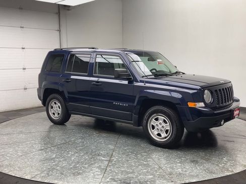 Used 2017 Jeep Patriot Sport w/ Power Value Group FWD image 22