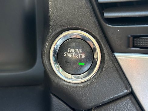 Used 2020 Chevrolet Suburban Premier image 18