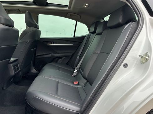 Used 2025 Toyota Camry XLE image 7