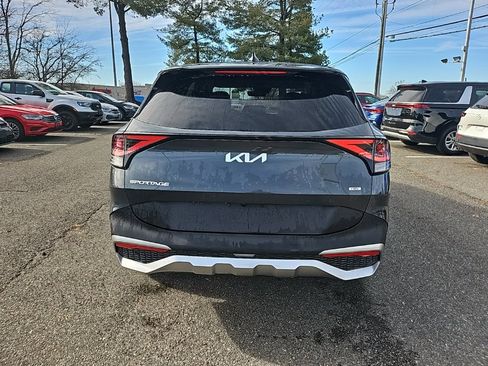 Used 2025 Kia Sportage LX image 7