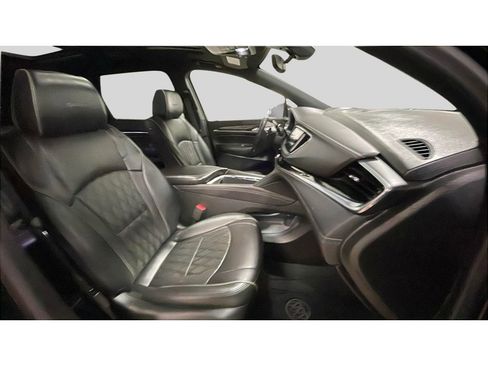 Used 2022 Buick Enclave Avenir w/ Avenir Technology Package image 17