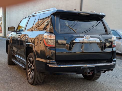 Used 2022 Toyota 4Runner Limited AWD/4WD image 7