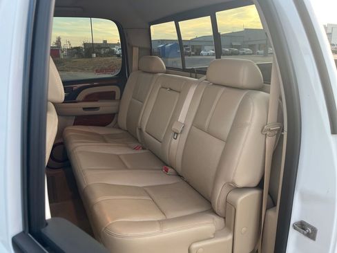 Used 2008 Chevrolet Silverado 3500 LTZ w/ EZ-Lift Tailgate Package image 19