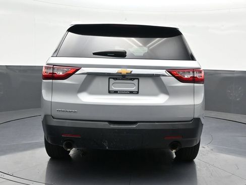 Used 2021 Chevrolet Traverse LS image 4