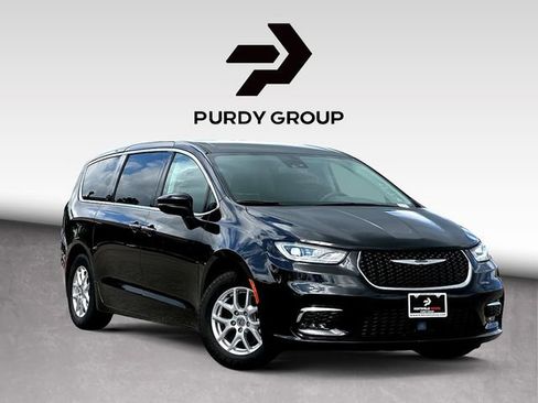 Used 2023 Chrysler Pacifica Touring-L FWD image 1