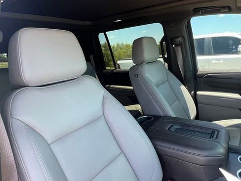 Used 2024 Chevrolet Suburban Z71 w/ Luxury Package AWD/4WD image 6