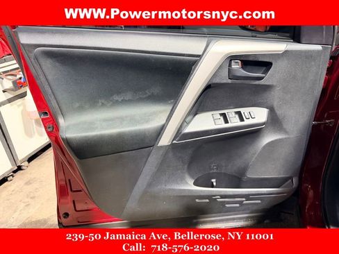 Used 2018 Toyota RAV4 LE image 37