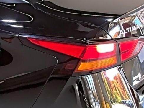 Certified 2024 Nissan Altima 2.5 SV image 10