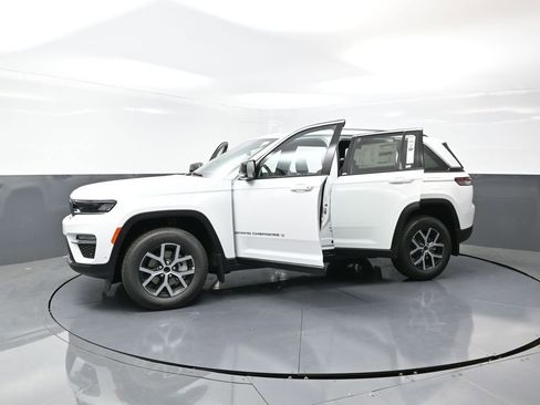 New 2025 Jeep Grand Cherokee Limited w/ Luxury Tech Group II image 52